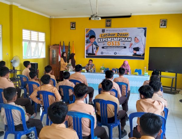 Cegah Kenakalan Remaja, Bhabinkamtibmas Polsek Kota Raja Sambangi SMP Muhammadiyah.