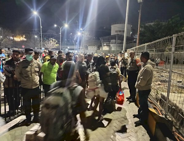 Polsubsektor Pelabuhan Tenau Siaga, Debarkasi KM. Awu Berlangsung Aman dan Lancar.