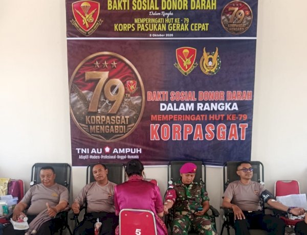 Sinergitas TNI-Polri dan Wujud Kepedulian Sosial, Personel Polsek Maulafa Donor Darah HUT ke-79 KORPASGAT di Lanud El Tari Kupang.