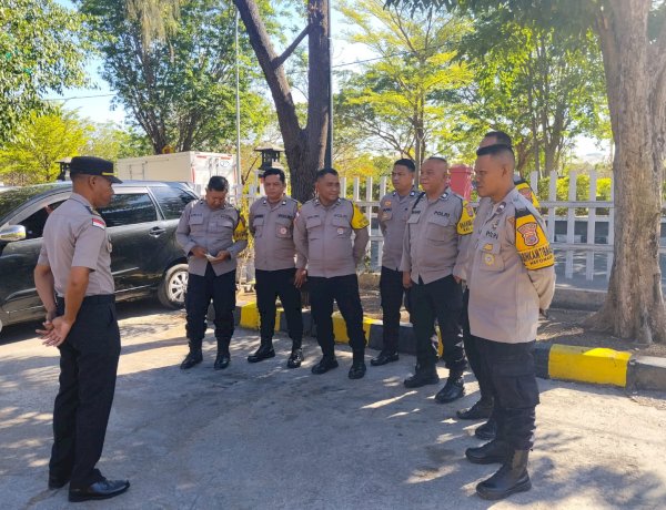 Gelar Anev Bhabinkamtibmas Polsek Kota Lama, Kanit Binmas IPDA Beni Gae Tekankan Disiplin dan Monitoring Wilayah Binaan.