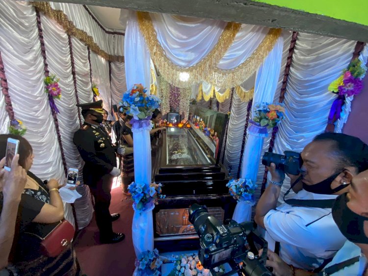 Polres Kupang Kota Gelar Upacara Pemakaman Anggota Polri
