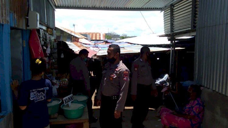 Sambangi Pasar Oesapa, Sat Sabhara Polres Kupang Kota Himbau Warga Agar Pakai Masker