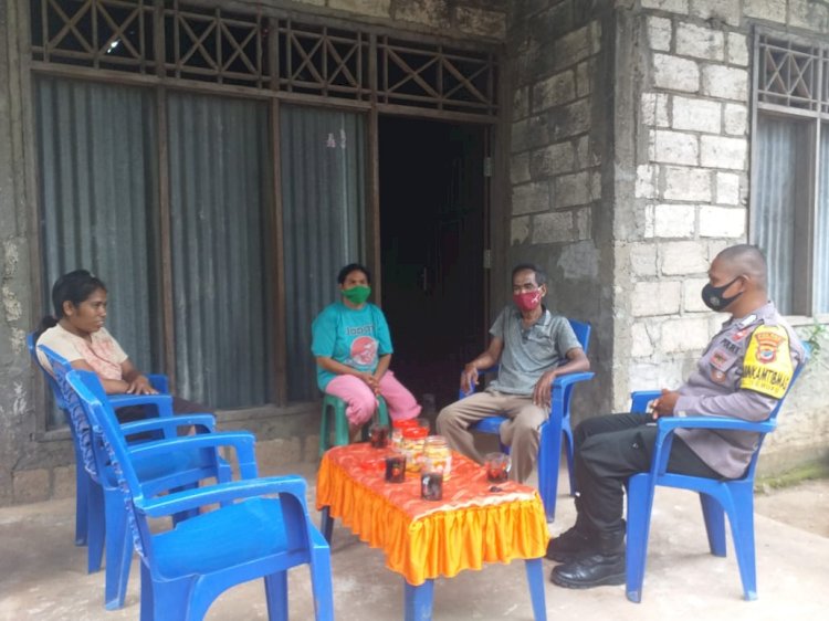 Bhabinkamtibmas Kelurahan Oebufu Himbau Warga Patuhi Protokol Kesehatan COVID 19