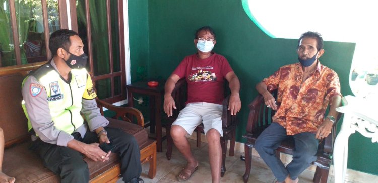 Sambang dan Patroli Dialogis, Bhabinkamtibmas Kelurahan Fontein Tetap Himbau Warga Patuhi Protokol Kesehatan Cegah Covid-19