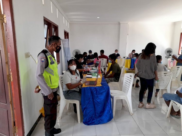 Giat Vaksin, Babinkamtibmas Polres Kupang Kota Laksanakan Pam Dan Monitoring