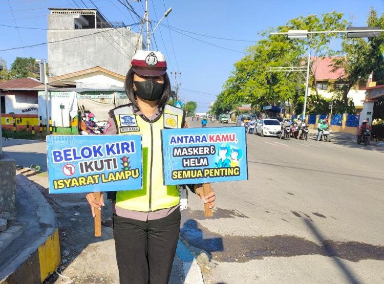 Sat Lantas Polres Kupang Kota Laksanakan Giat Dikmas Tentang Tertib Lalin Dan Himbau Patuhi Protokol Kesehatan