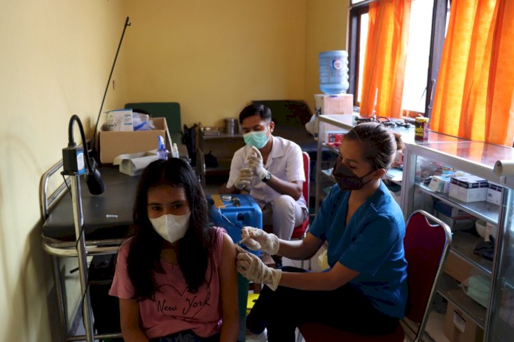 Gerai Vaksin Polri Polres Kupang Kota Kembali Mengelar Vaksinasi Di Polres Kupang Kota , Upaya Percepatan Vaksinasi Covid-19 Bagi Masyarakat Kota Kupang