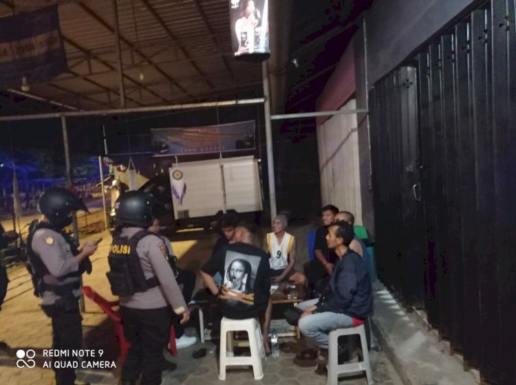 Sat Sabhara Laksanakan Patroli Penegakan Prokes Bubarkan Para Remaja Yang Nongkrong diseputaran Wilayah Hukum Polres Kupang Kota