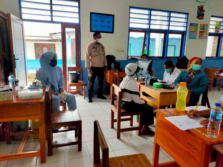 Babinkamtibmas Polres Kupang Kota Laksanakan Pam Dan Monitoring Giat Vaksinasi