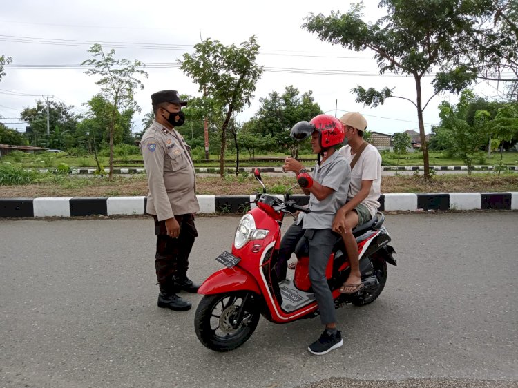 Pendisiplinan Pengunaan Masker, Personel Polsek Maulafa Tegur Serta imbau Pengendara yang Tidak Mentaati Protokol Kesehatan