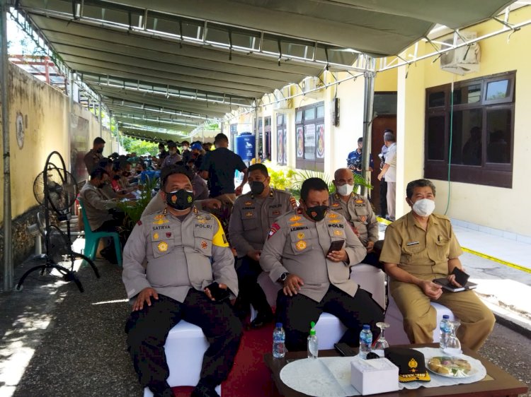 Kapolres Kupang Kota Dampingi Wakapolda NTT Ikuti Zoom Meeting Vaksinasi Serentak Bersama Kapolri