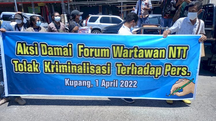 Personel Polres Kupang Kota Laksanakan Pengamanan Aksi Unjuk Rasa Damai oleh Forum Wartawan NTT