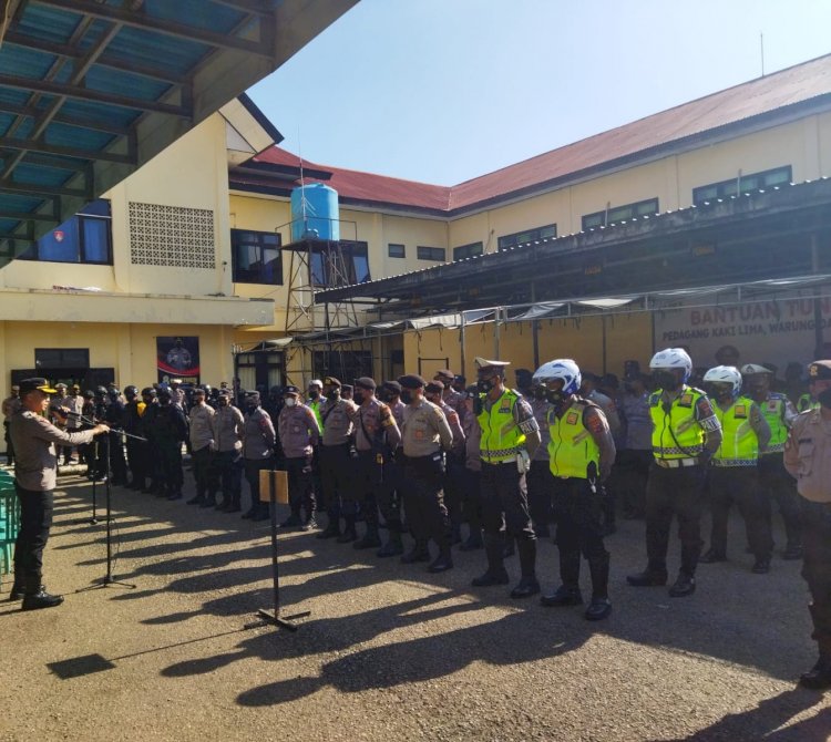 Polres Kupang Kota Melaksanakan Apel Kesiapsiagaan Pengamanan Unjuk Rasa AMARA (Aliansi Mahasiswa dan Masyarakat)