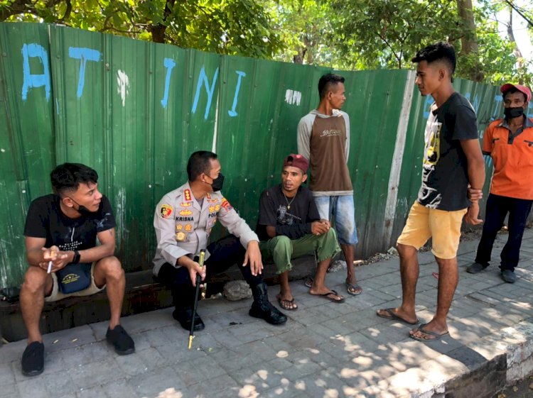 Antisipasi Laka Lantas, Kapolresta Kupang Kota Blusukan Berikan Imbauan Untuk Sopir Angkot