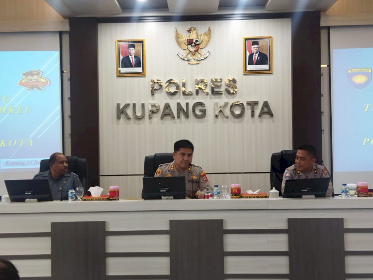 Waka Polresta Kupang Kota Terima Team Supervisi Bidang Keuangan Polda NTT.