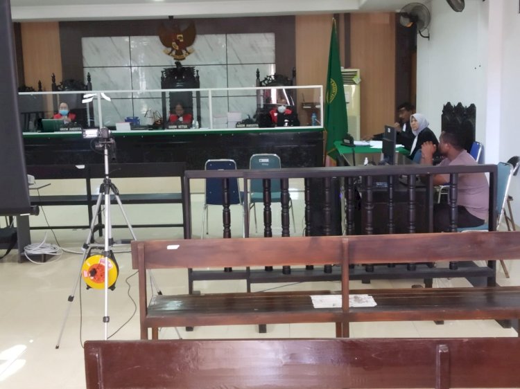 Pengamanan Sidang Online di Pengadilan Tipikor oleh Satuan Samapta Polresta Kupang Kota.