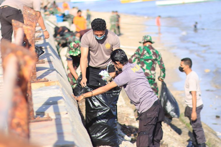 Polresta Kupang Kota Partisipasi dalam Kegiatan Pembinaan Lingkungan Hidup oleh Korem 161 Wirasakti.