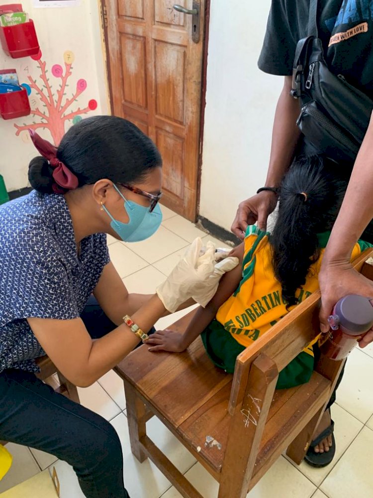 Klinik Polresta Kupang Kota Beri Vaksin Covid-19 Kepada Anak Sekolah Dasar
