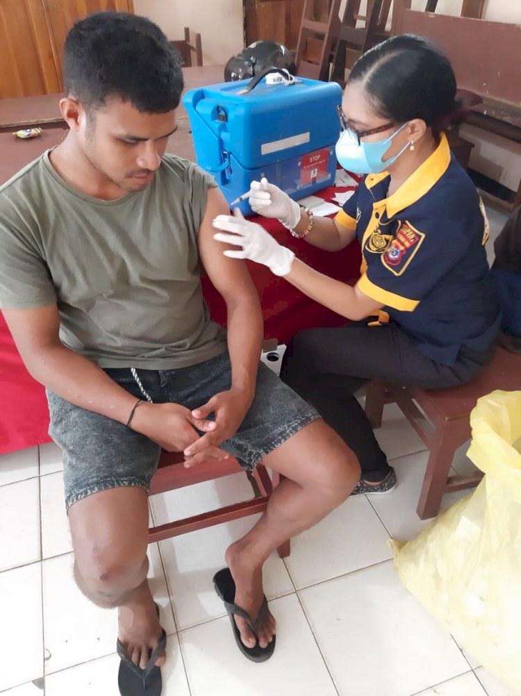 Ratusan Dosis Vaksin Covid-19 Diberikan Kepada Warga Kelurahan Nefonaek