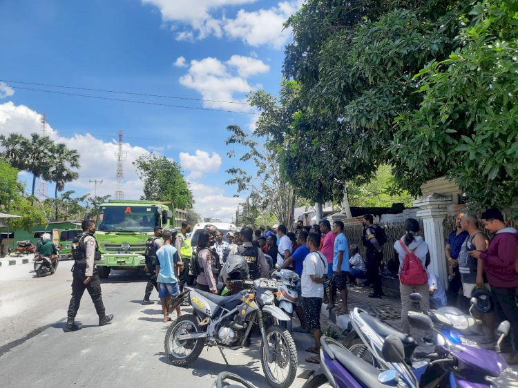 BBM Naik, Sopir Angkot Lakukan Aksi Mogok di Jalan Timor Raya