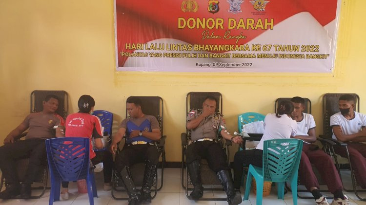 Jelang Hari Jadi Lalu Lintas Bhayangkara Ke 67, Personel Sat Lantas Polresta Kupang Kota Mengikuti Giat Donor Darah