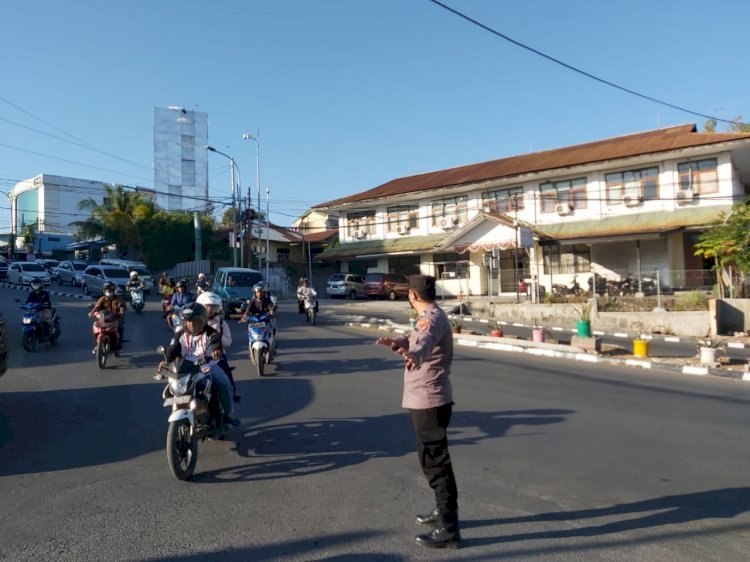 Cegah Kemacetan Personel Polresta Kupang Kota lakukan pengaturan Lalu Lintas