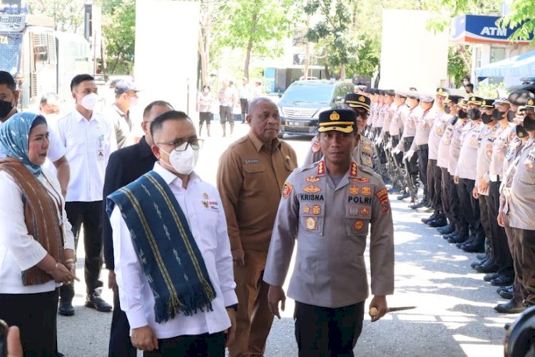 Kapolresta Kupang Kota menerima Kunjungan  Kerja  Menteri PANRB H. Abdulah Azwar Anas, M.Si. Di Mapolresta Kupang Kota.