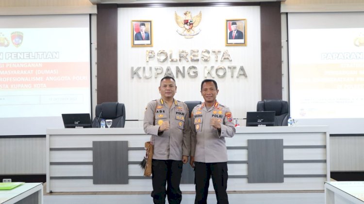 Arahan Ketua Tim Puslitbang Polri kepada Pejabat Utama Polresta Kupang Kota.