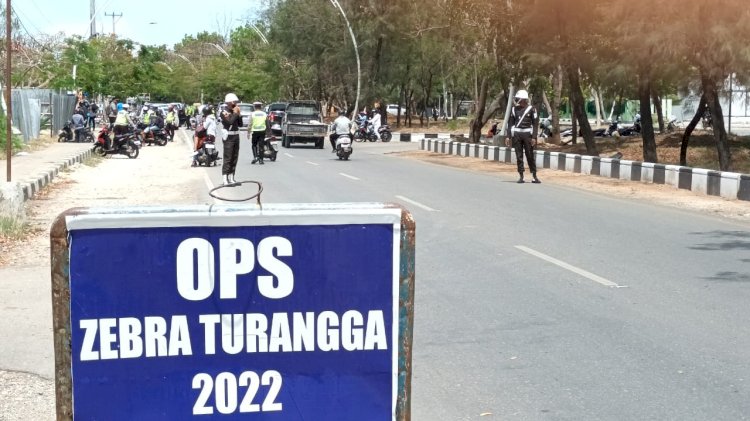 Libatkan Personel DenPom AD, Sat Lantas Polresta Kupang Kota Terus Laksanakan Operasi Zebra Turangga 2022