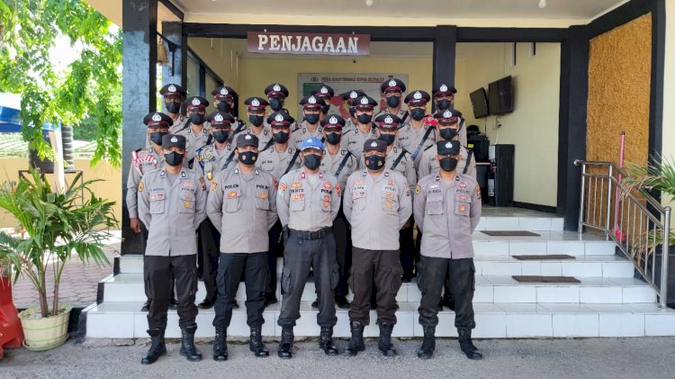 Sisiwa SPN Polda NTT Laksanakan Praktek Turjawali  FT. Samapta di Polresta Kupang Kota