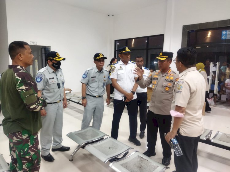 Kapolresta Pimpin Pengamanan Evakuasi Korban Kebakaran Kapal Chantika Ekspress 77