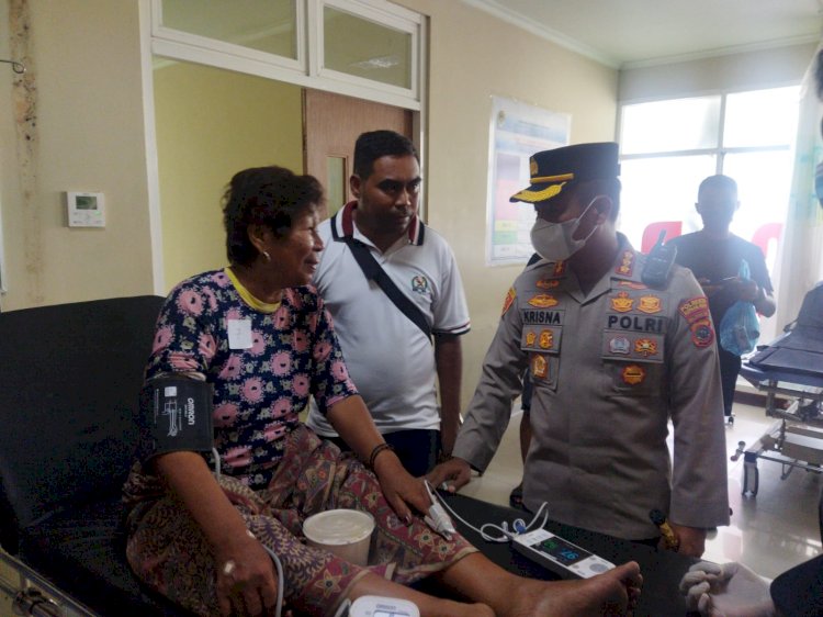 Kapolresta Kupang Kota Jenguk Korban Cantika 77 di Rumah Sakit