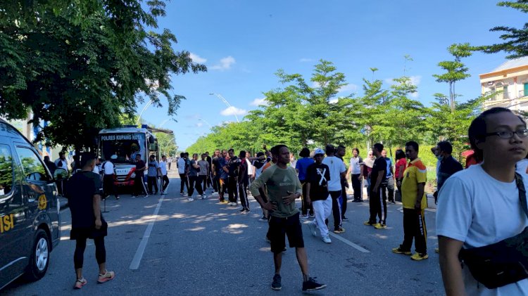 Personel Polresta Kupang Kota Ramaikan Arena Car Free Day Eltari