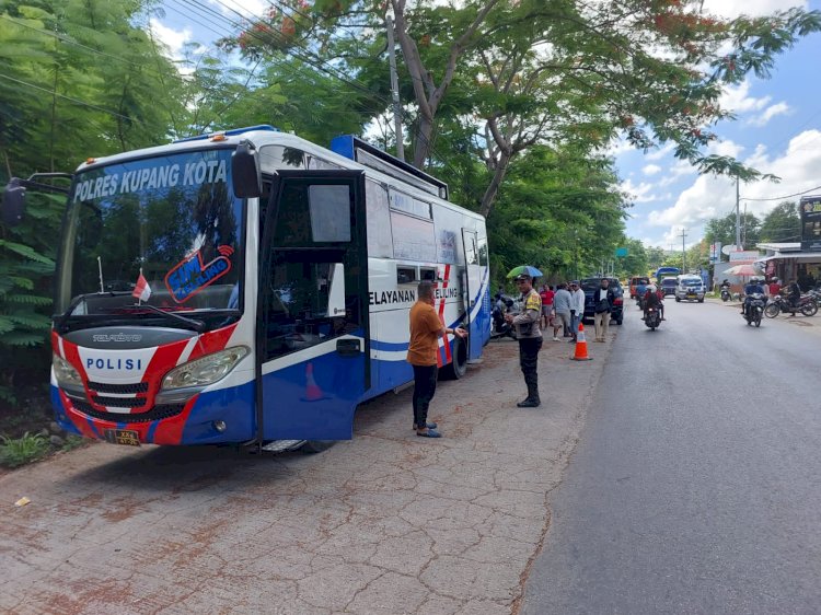 Bentuk Pelayanan, Bus Sim Keliling Polresta Kupang Kota Layani Masyarakat Kota Kupang