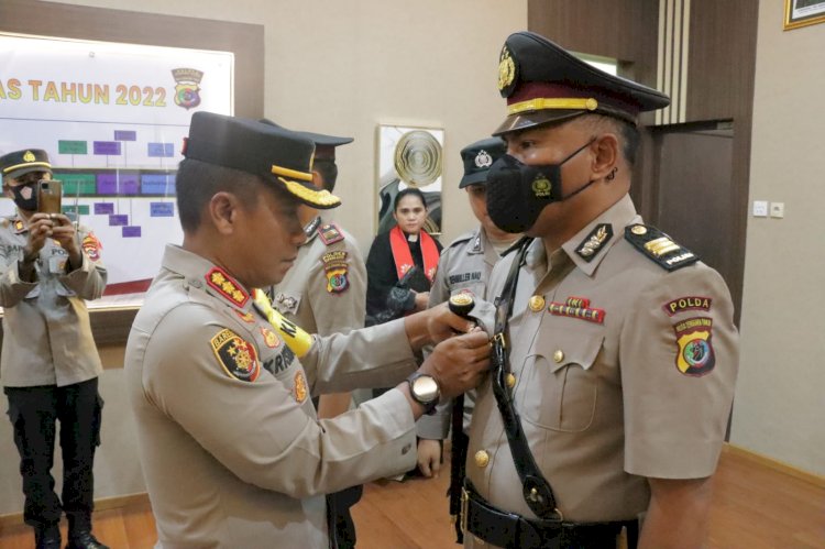 Kapolresta Pimpin Serah Terima Jabatan Kasat Lantas Polresta Kupang Kota.