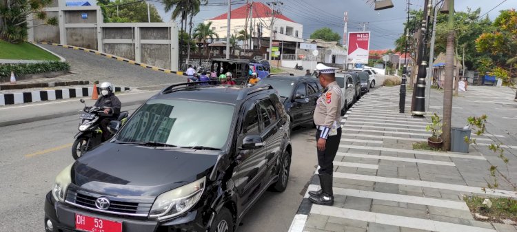 Satuan Lantas Polresta Terus Lakukan Teguran dan Himbauan Terhadap Pengendara Yang Belum Tertib Di Jalan
