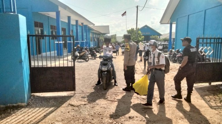 “Polisi Sahabat Pelajar” Polsek Alak Ajak Pelajar Untuk Tertib Berlalulintas