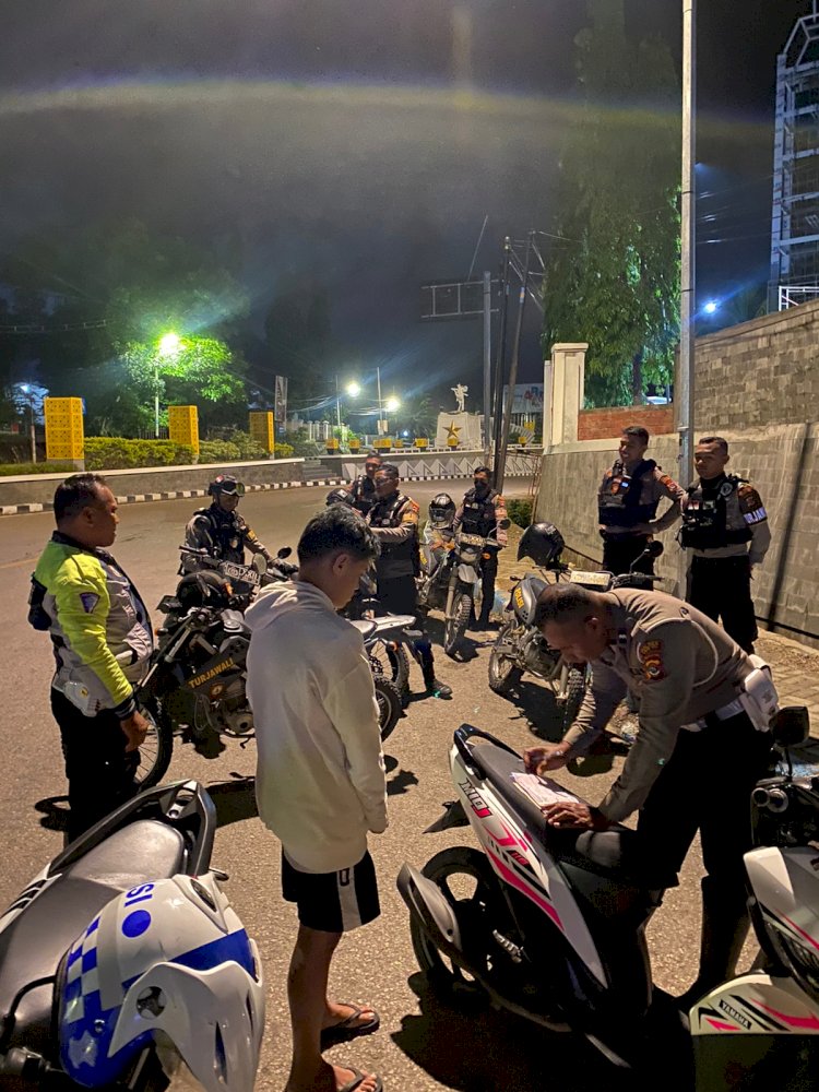 Antisipasi Balap Liar Malam Minggu, Personel Polresta Kupang Laksanakan Patroli