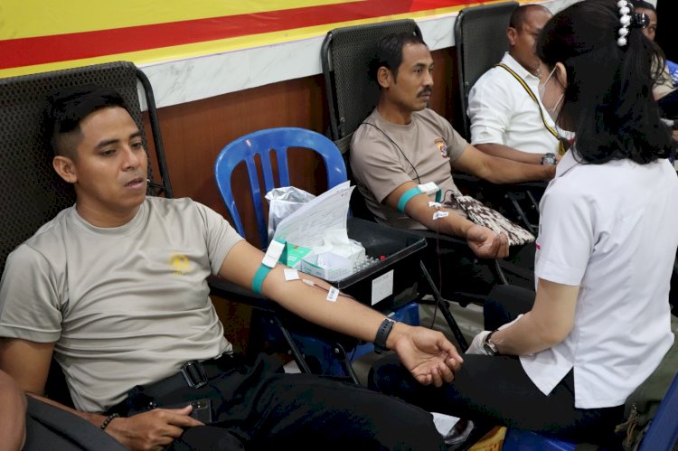 Bakti Kesehatan Donor Darah Anggota Polresta Kupang Kota, Sambut HUT Humas Polri