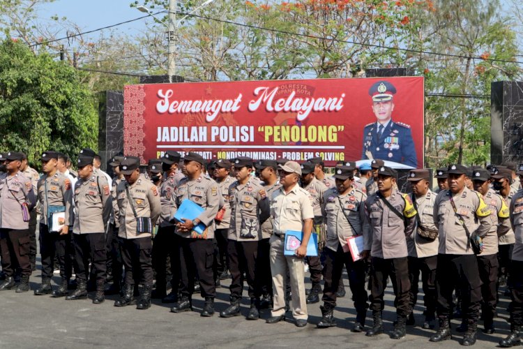 Pimpin Apel Senin Pagi, Kabag SDM Menekankan Anggota Polresta Kupang Kota Harus Netral Jelang Pemilu