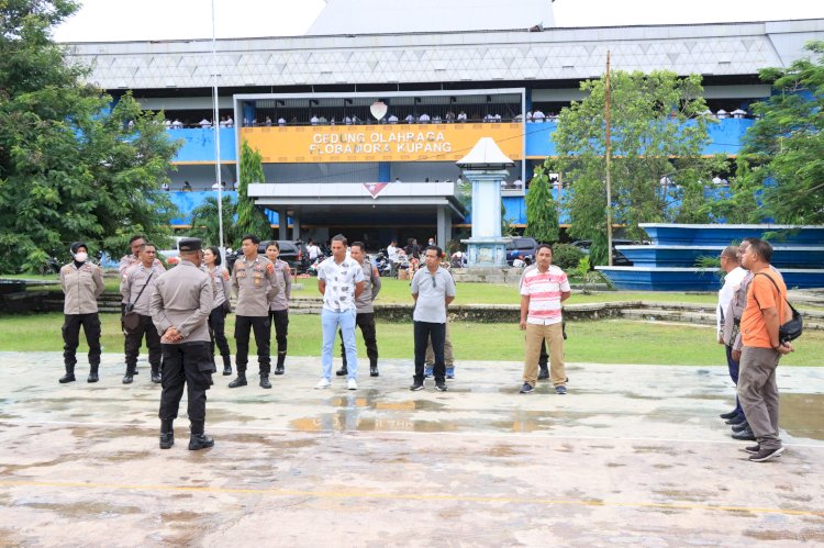 Polresta Kupang Kota Amankan Pelantikan KPPS se-Kota Kupang