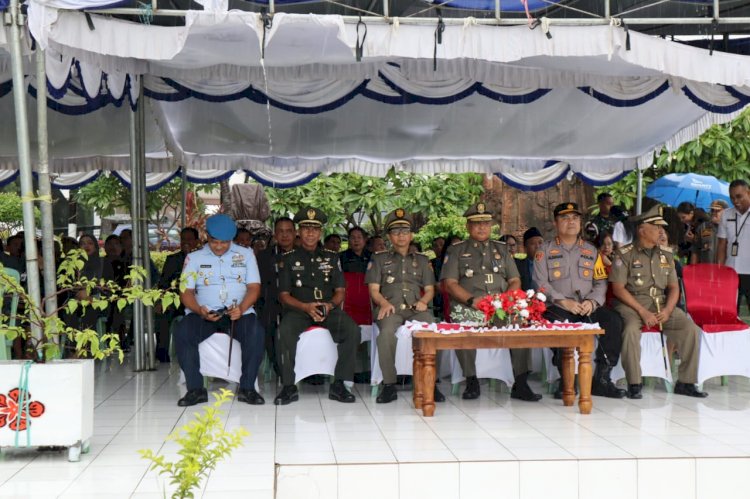 Kapolresta Kupang Kota Hadiri Upacara Gelar Pasukan Hari Jadi Satpol PP dan Satlinmas di Tingkat Provinsi NTT