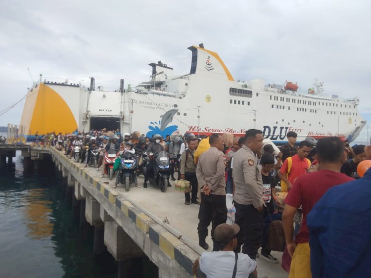 H+10 Lebaran, Polsubsektor Pelabuhan Tenau Terus Berikan Pengamanan dan Pelayanan Kepada Penumpang Arus Balik