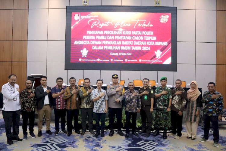 Kapolresta Hadiri Pleno Penetapan Calon Terpilih Anggota DPRD Kota Kupang, dan Berikan Apresiasi Atas Penyelenggaraan Pemilu yang Kondusif