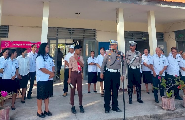 Satlantas Polresta Kupang Kota Terus Sosialisasi Tertib Lalu Lintas di Sekolah