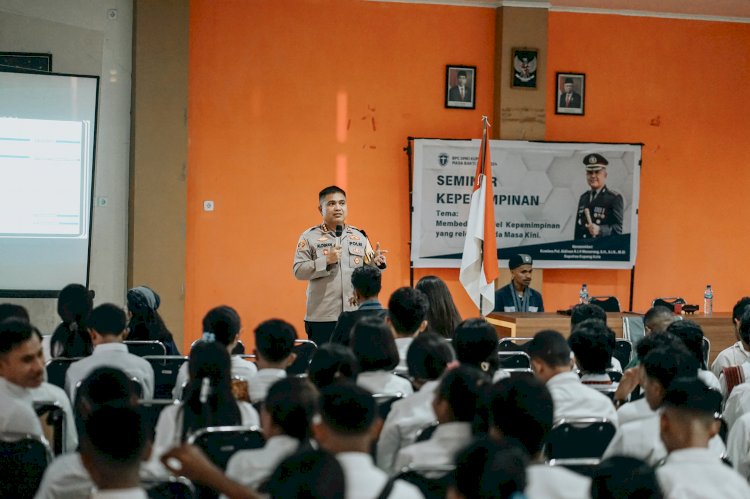 Kapolresta Kupang Kota Hadir dan Menjadi Narasumber dalam Pelantikan Pengurus GMKI Kupang