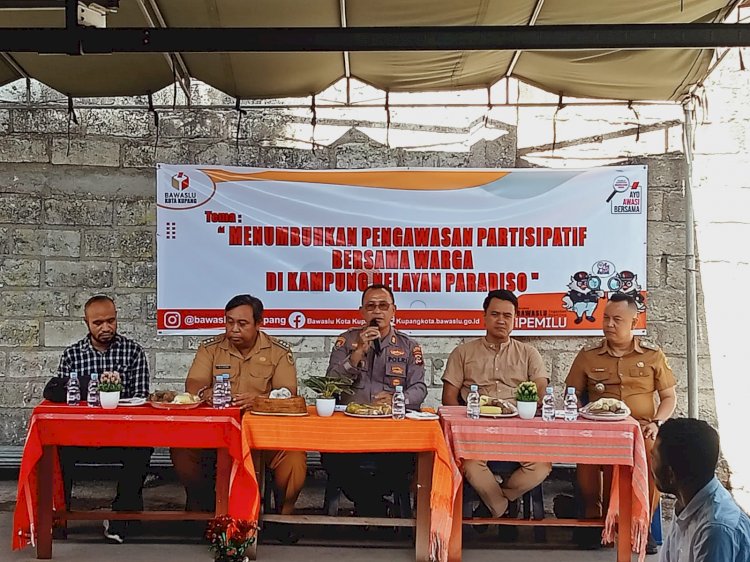 Kapolsek Kota Lama Beri Materi Kepada Warga Paradiso Bersama Bawaslu