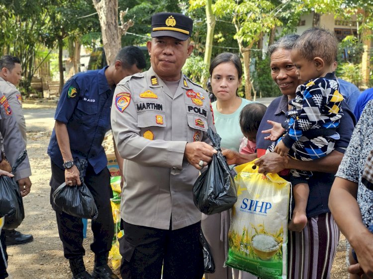 Polresta Kupang Kota Gelar Pengobatan Gratis dan Kembali Bagikan Paket Sembako di Maulafa