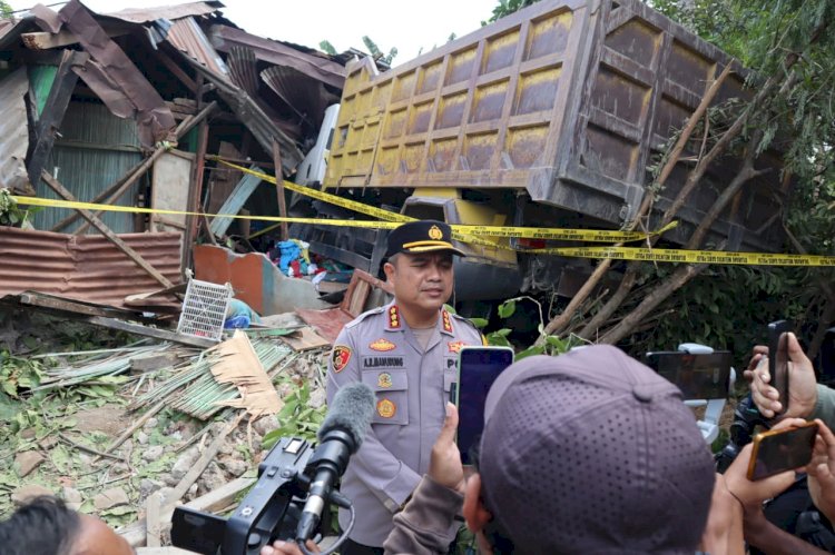 Kapolresta Kupang Kota Datangi TKP Laka Lantas di Lasiana, Satu Korban Meninggal Dunia