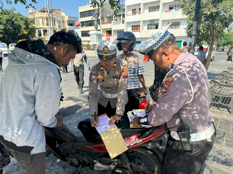 Sepeda Motor Gunakan Knalpot Racing, Ditilang Polantas di Jalan Siliwangi LLBK